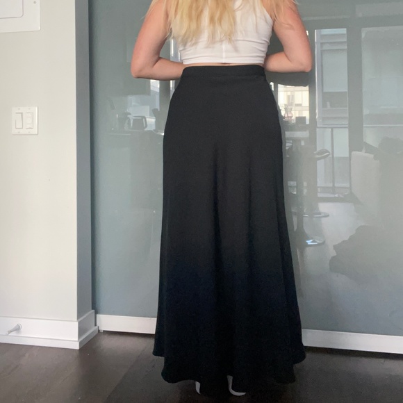 Black long skirt - Picture 2 of 4